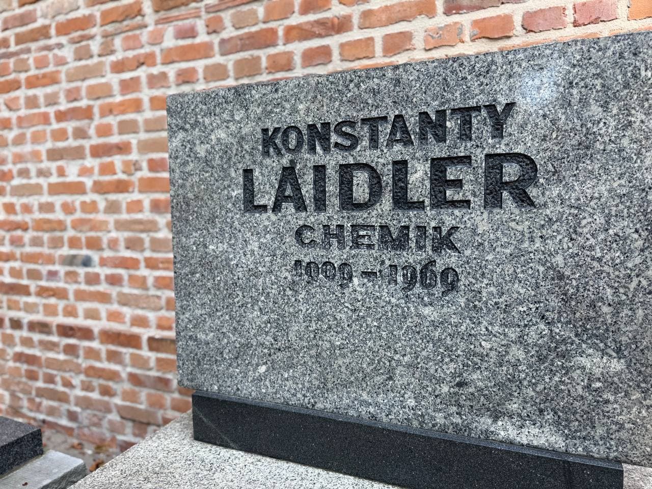 Zdjęcie grobu Konstanty Laidler (1)