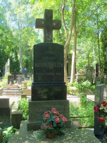 Zdjęcie grobu Juljan Warungiewicz (2)