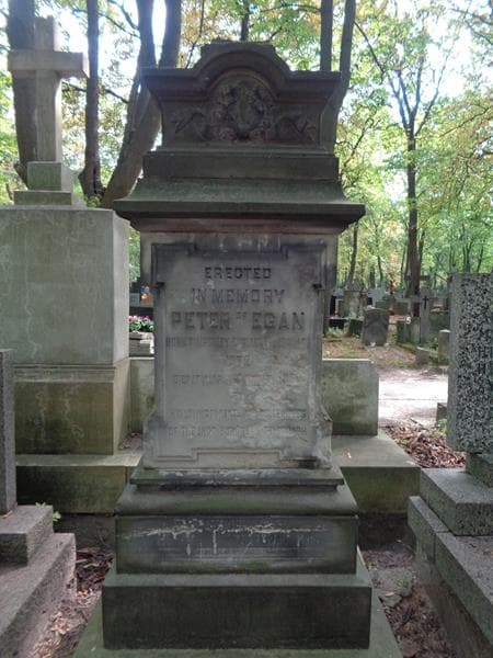 Zdjęcie grobu Peter Of Egan (2)