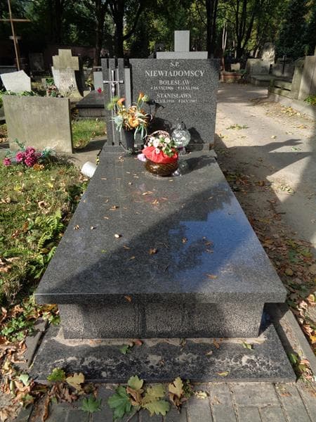 Zdjęcie grobu Bolesław Niewiadomski (1)