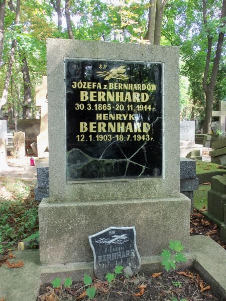 Zdjęcie grobu Józefa Bernhard (2)