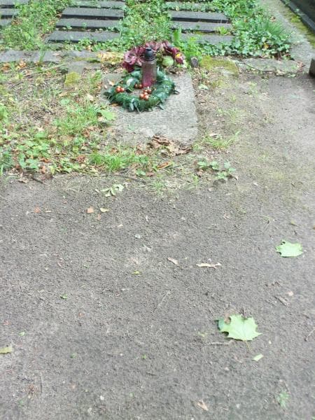 Zdjęcie grobu Marja ... (1)