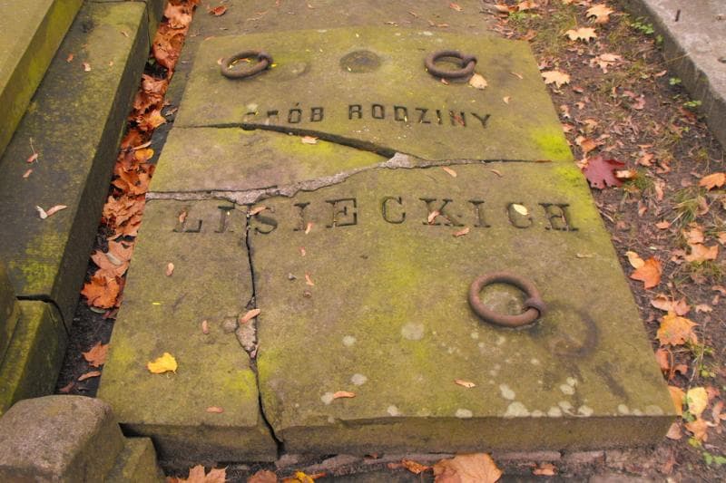 Zdjęcie grobu Lisieccy (2)