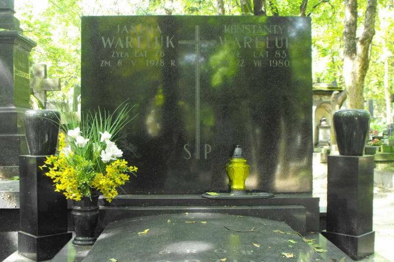 Zdjęcie grobu Konstanty Wareluk (2)