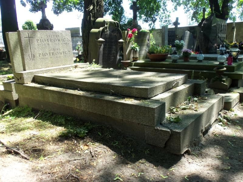 Zdjęcie grobu Stefan Piotrowicz (1)