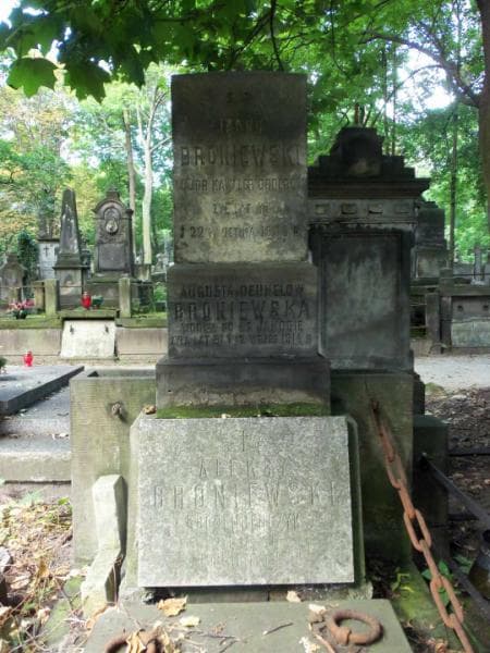 Zdjęcie grobu Augusta Broniewska (2)