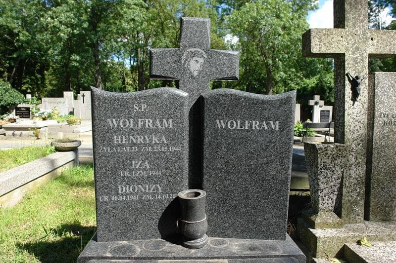Zdjęcie grobu Iza Wolfram (2)