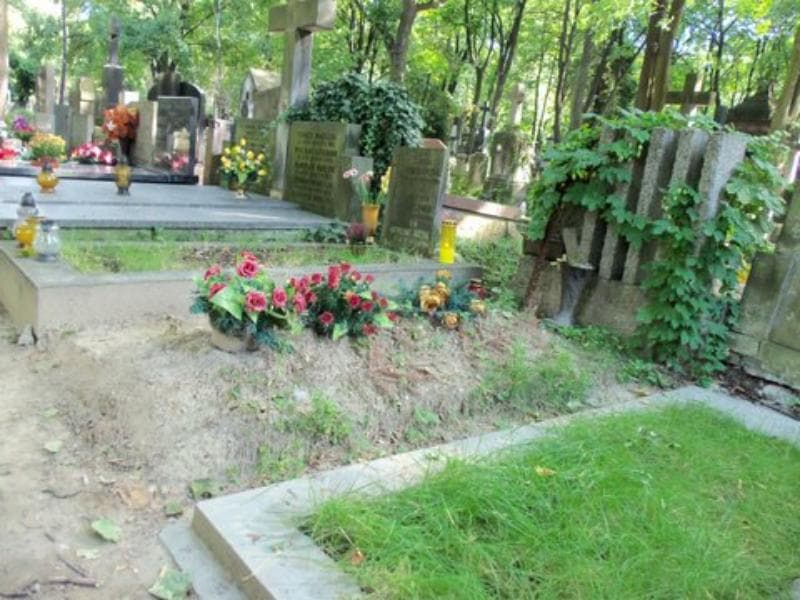 Zdjęcie grobu Anonim (1)