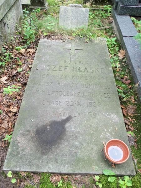 Zdjęcie grobu Romana Hłasko (2)