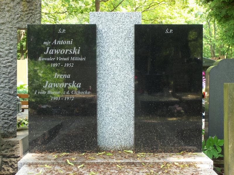 Zdjęcie grobu A. Cichocki (2)