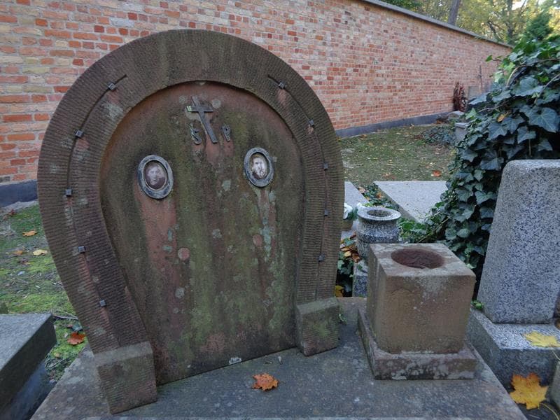 Zdjęcie grobu Józefa Niżałowska (2)