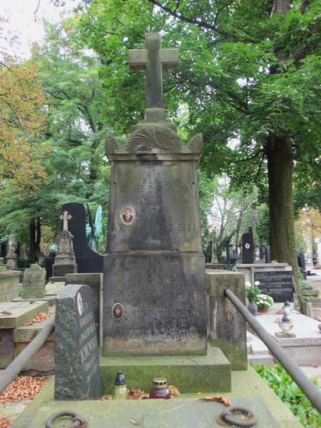 Zdjęcie grobu Wiktorja Majewska (2)