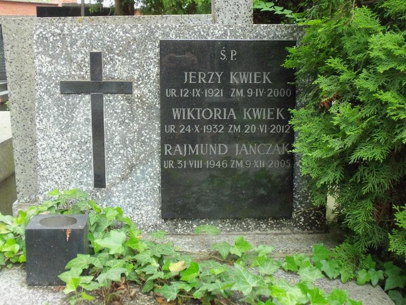 Zdjęcie grobu Wiktoria Kwiek (2)