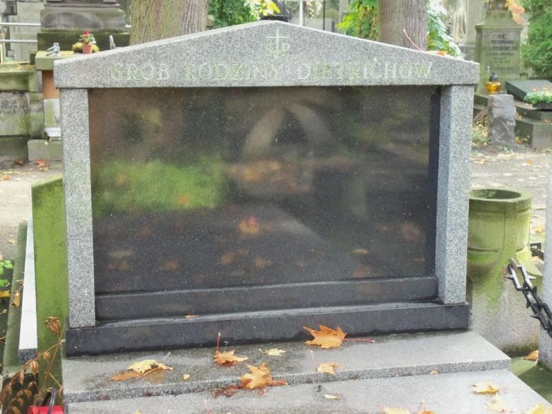 Zdjęcie grobu Dietrichowie (2)