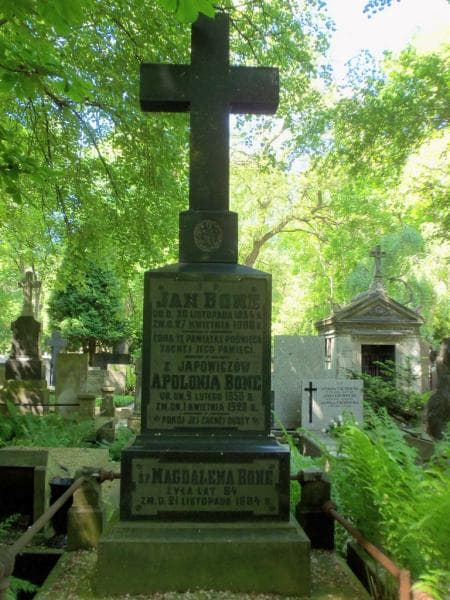 Zdjęcie grobu Apolonja Bone (2)