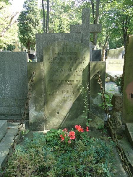 Zdjęcie grobu Tomasz Okoński (2)