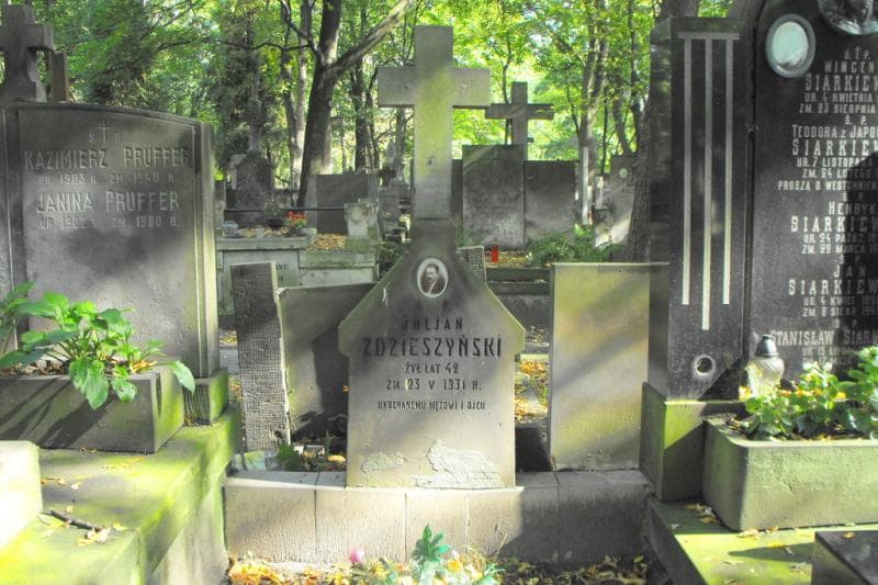 Zdjęcie grobu Juljan Zdzieszyński (2)