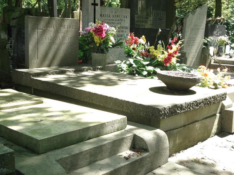 Zdjęcie grobu Eugenia Pietras (1)