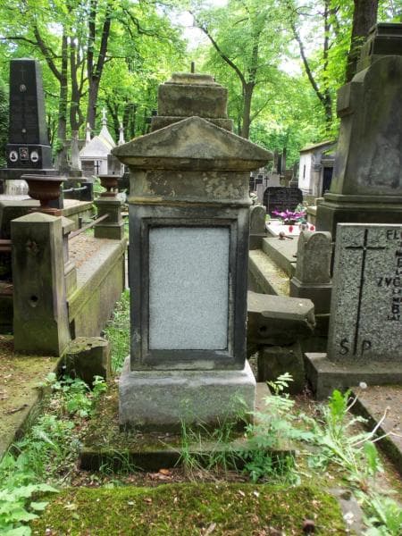 Zdjęcie grobu Konstanty Babich (2)