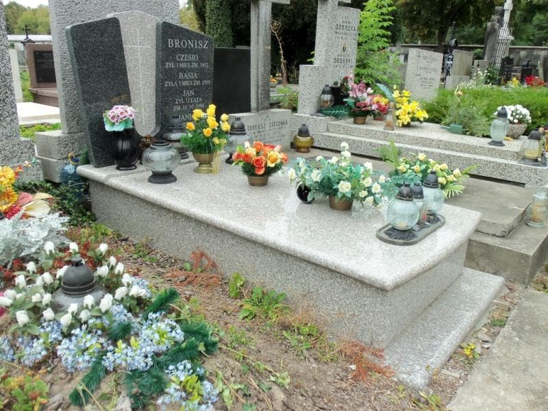 Zdjęcie grobu Czesio Bronisz (1)