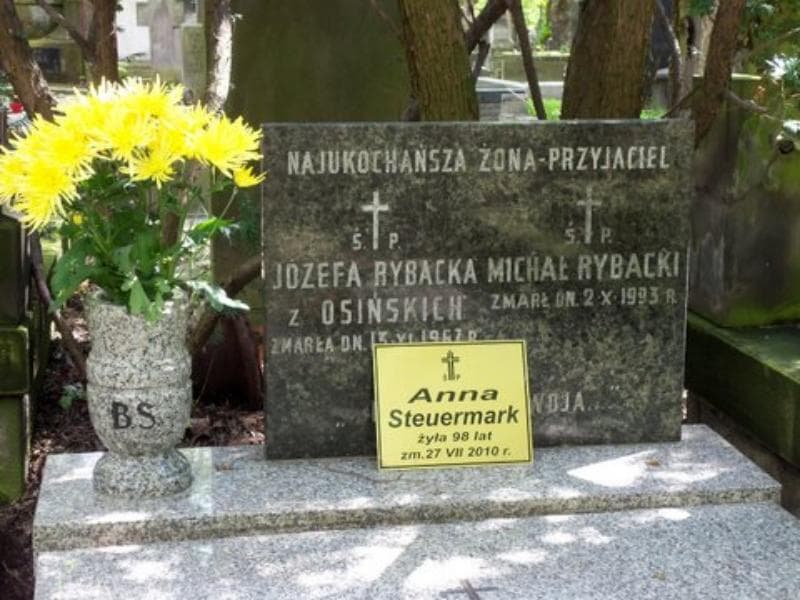 Zdjęcie grobu Bożenna Steuermark (2)