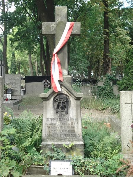 Zdjęcie grobu Józef Trzebiński (1)