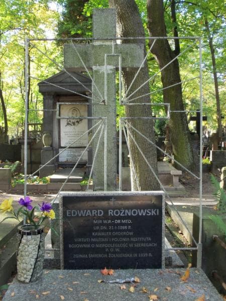 Zdjęcie grobu Edward Rożnowski (2)