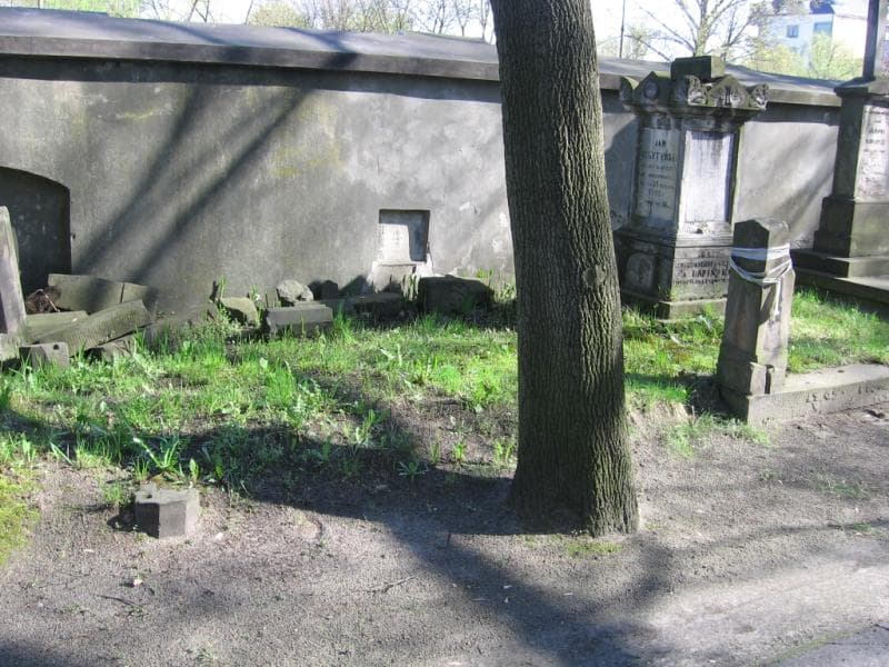 Zdjęcie grobu Anonim (2)