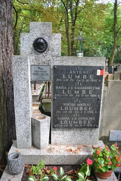 Zdjęcie grobu Raisa Lumbe (2)