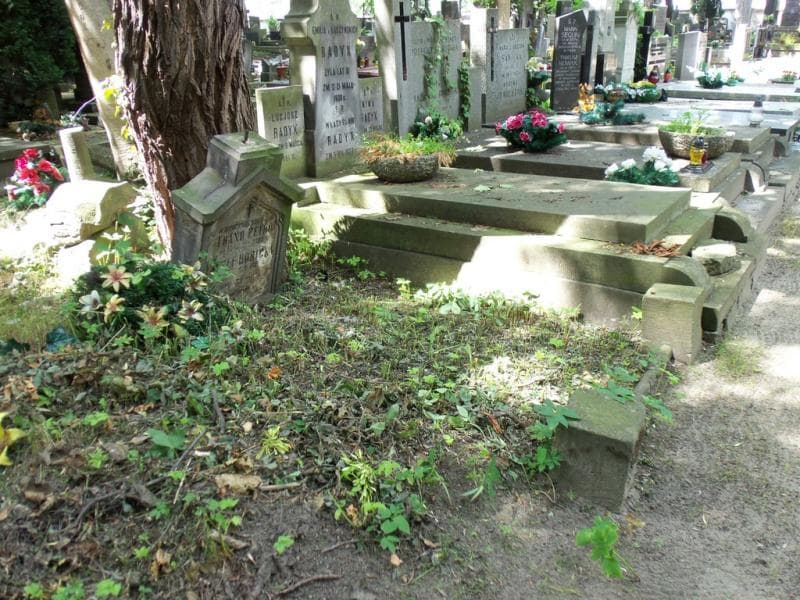 Zdjęcie grobu Frańo Petko (1)