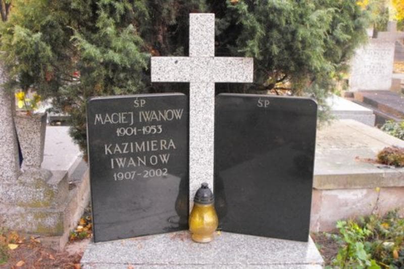 Zdjęcie grobu Kazimiera Iwanow (2)