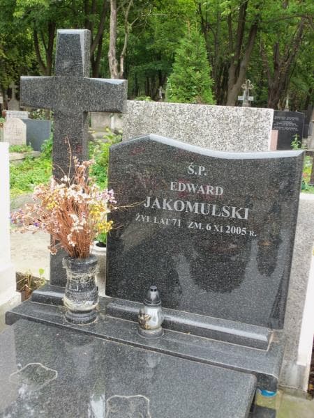 Zdjęcie grobu Edward Jakomulski (2)