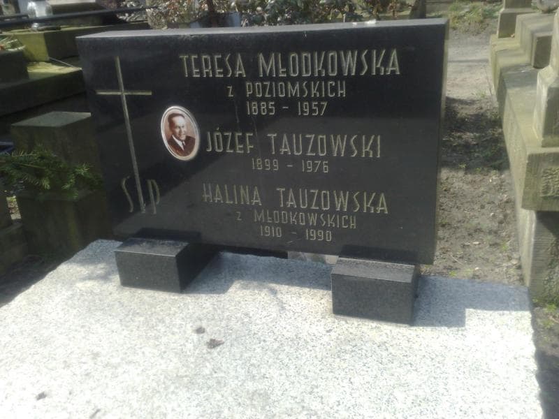 Zdjęcie grobu Halina Tauzowska (2)