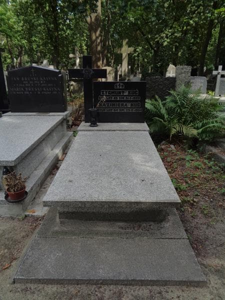 Zdjęcie grobu Kazimiera Kuć (1)