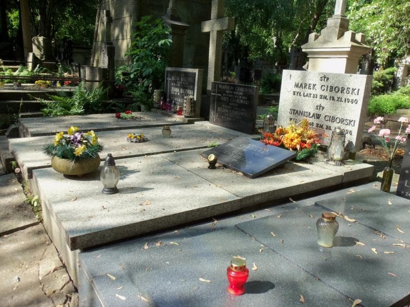 Zdjęcie grobu Marek Ciborski (1)