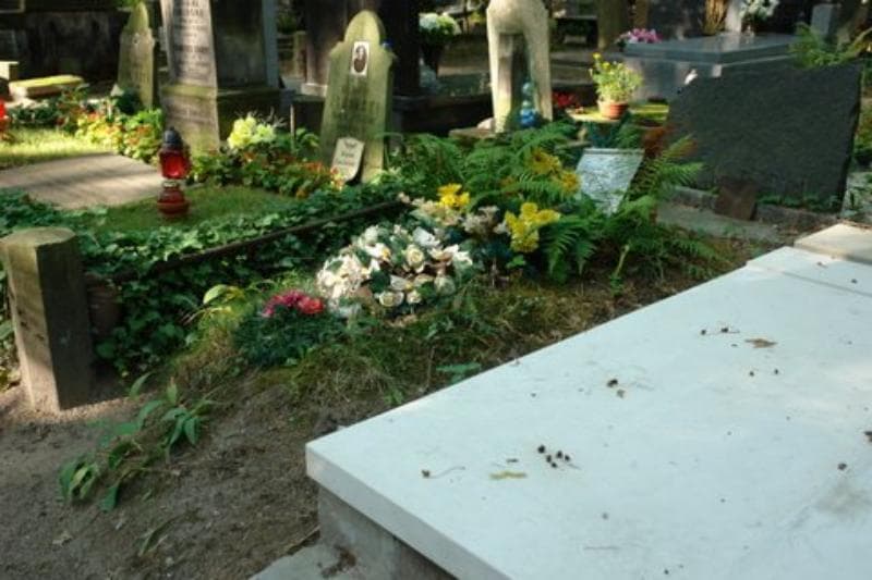 Zdjęcie grobu Anonim (1)