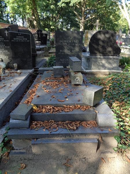 Zdjęcie grobu Wiktor Frej (1)