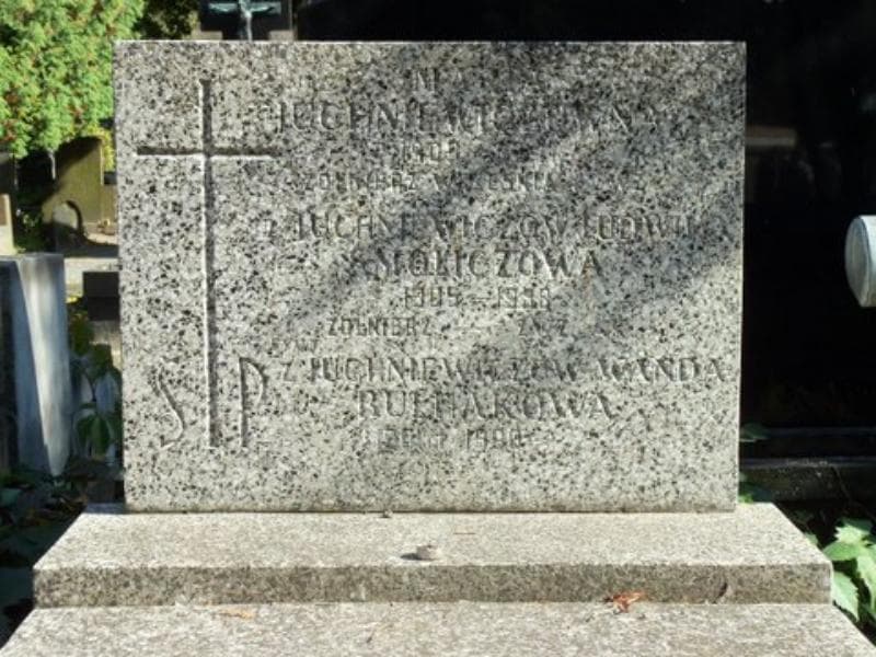 Zdjęcie grobu Wanda Bułhakowa (2)