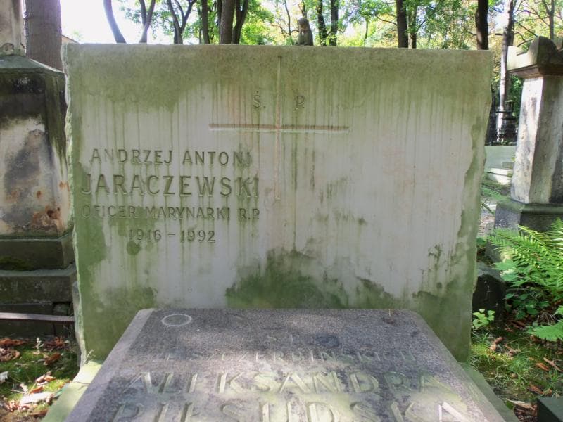 Zdjęcie grobu Aleksandra Piłsudska (2)