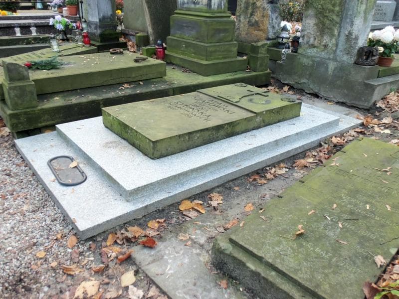 Zdjęcie grobu Adam Szałowski (1)