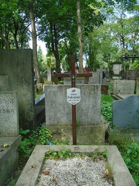Zdjęcie grobu Antoni Fuksiński (2)
