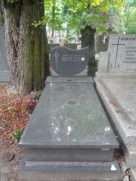 Zdjęcie grobu Janczewscy (1)
