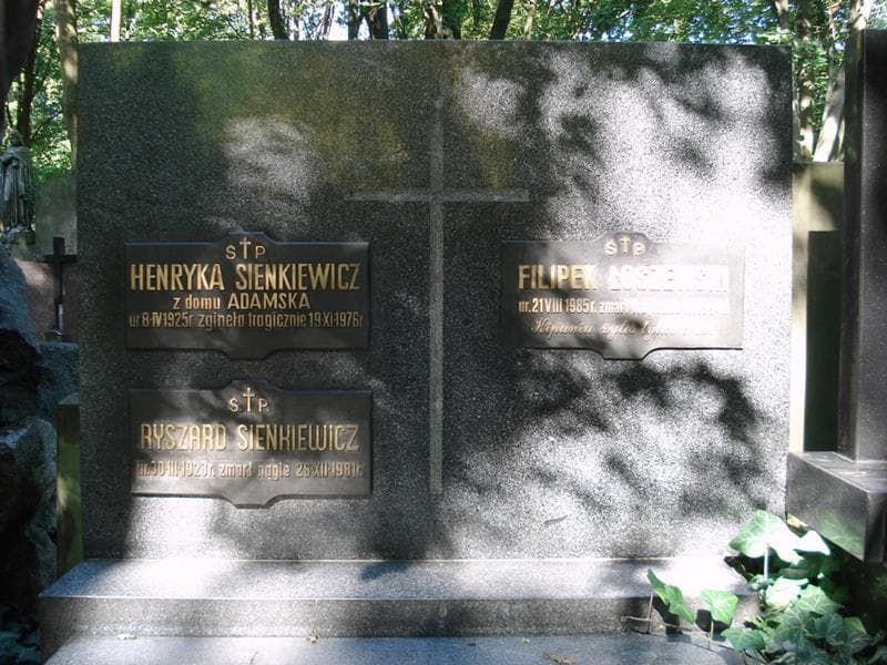 Zdjęcie grobu Henryka Sienkiewicz (2)