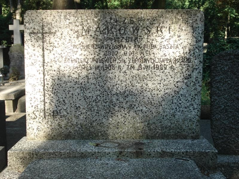 Zdjęcie grobu Emil Makowski (1)