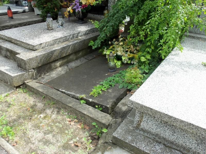 Zdjęcie grobu Anonim (1)