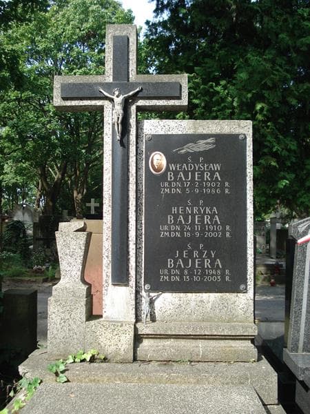 Zdjęcie grobu Henryka Bajera (2)