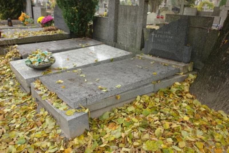 Zdjęcie grobu Elise Marie Belouin (1)
