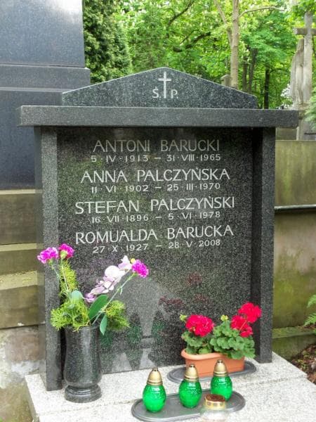Zdjęcie grobu Romualda Barucka (2)