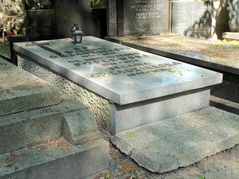 Zdjęcie grobu Walenty Grządzielski (1)