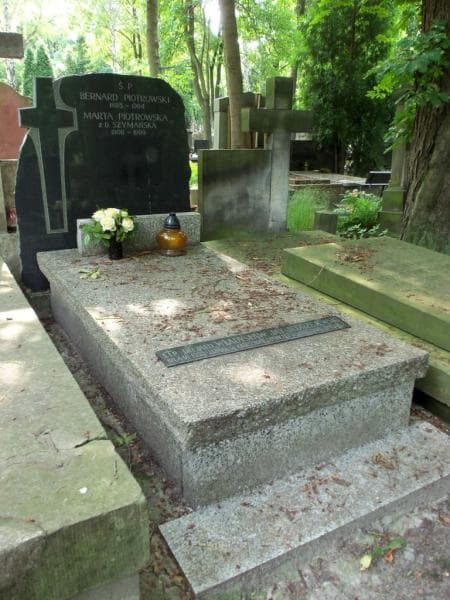 Zdjęcie grobu Bernard Piotrowski (1)